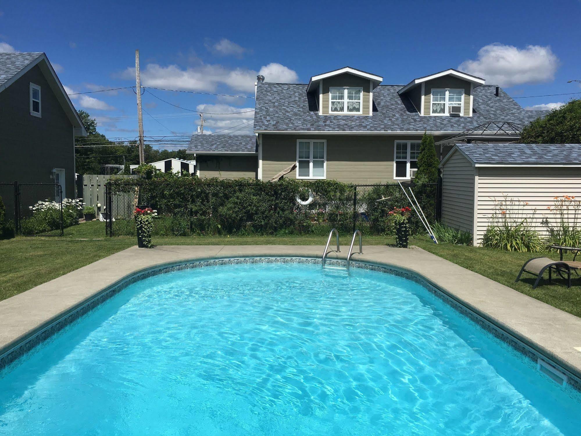 Motel Des Cedres Sherbrooke Exterior foto